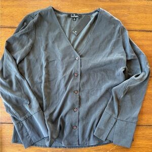 Lulu’s Grey Blouse